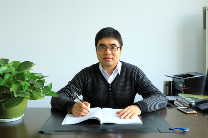 温州大学最年轻的院长张笑钦.png