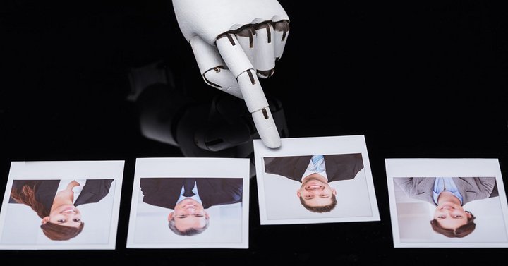 越来越多大公司用 AI 来面试，到底靠不靠谱？