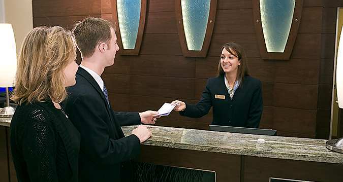 越来越多大公司用 AI 来面试，到底靠不靠谱？