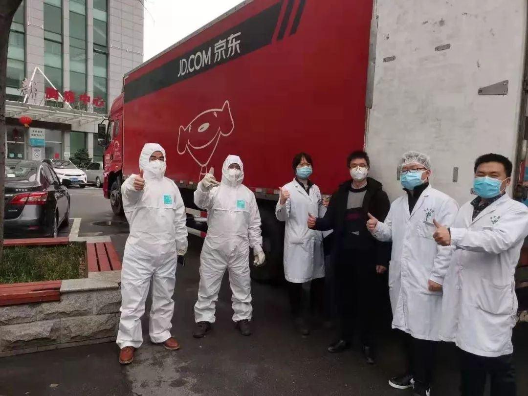 从抗击非典到再战新型冠状病毒，中国企业家做了什么？