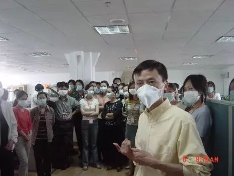 从抗击非典到再战新型冠状病毒，中国企业家做了什么？