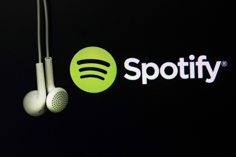 最前线 | 苹果一说对播客加大投入，Spotify 股价就一度下跌超2%