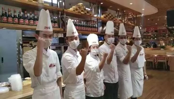 从抗击非典到再战新型冠状病毒，中国企业家做了什么？